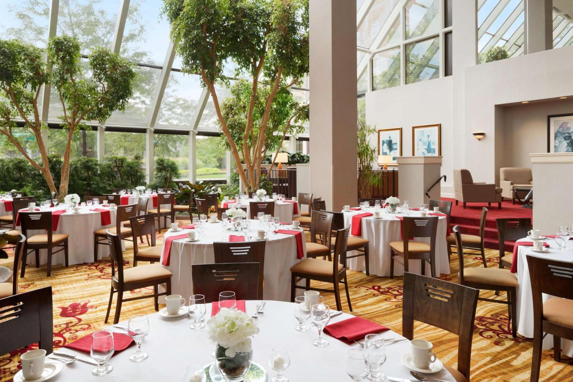 Hilton Fort Wayne At The Grand Wayne Convention Center (Adults Only) Buitenkant foto