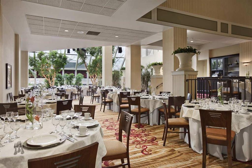 Hilton Fort Wayne At The Grand Wayne Convention Center (Adults Only) Restaurant foto